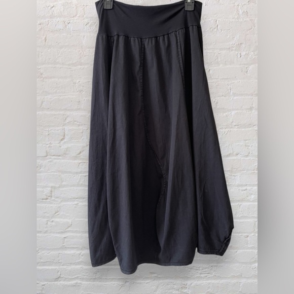 Oska Womens Lantern Skirt Sz 2 US 8-10 Black Fold Over Waist Midi Lagenlook - Picture 2 of 8